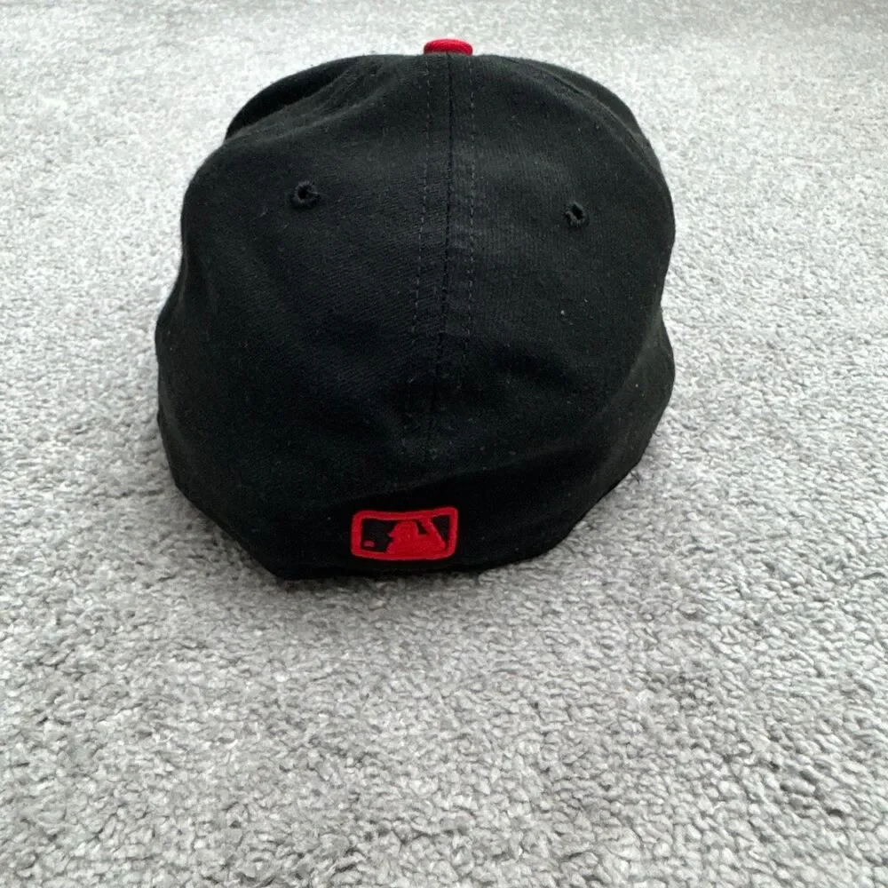 New Era 59FIFTY New York Yankees Hat Size 7 1/2 Black Red Fitted Baseball Cap
